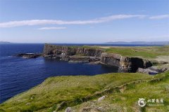 水瓶座2025年运势详解完整版：挑战与机遇并存