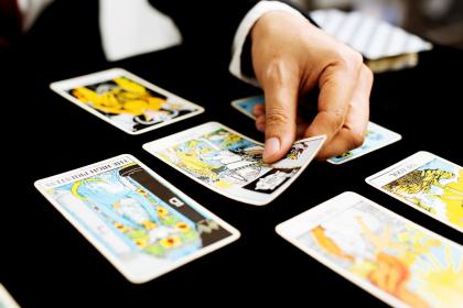 塔罗牌月亮正位爱情含义解析，逆位代表什么？